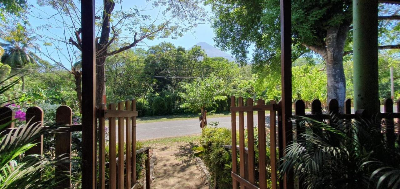 B&B, Family Run Homestay, Hospedaje La Penita Altagracia Zewnętrze zdjęcie