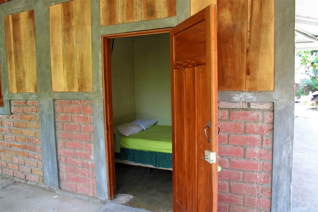 B&B, Family Run Homestay, Hospedaje La Penita Altagracia Zewnętrze zdjęcie